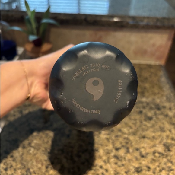 S’well Original Bottle with Sports Cap | 17oz - Picture 7 of 8